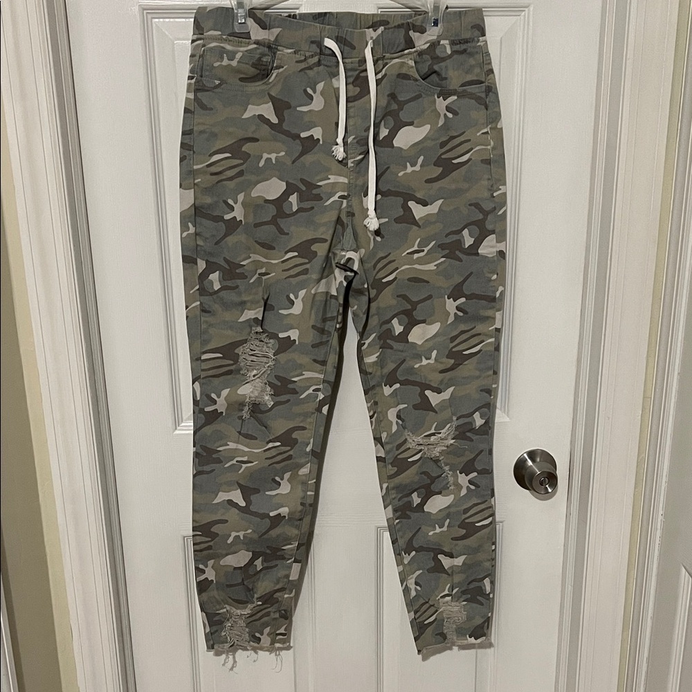 Camouflage Distressed Pants